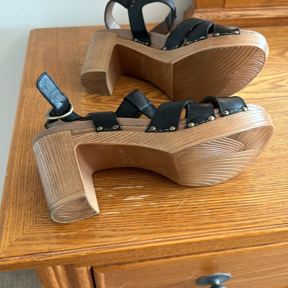 dansko!  In fantastic shape. Size 40 or 9.5 - Picture 2 of 5